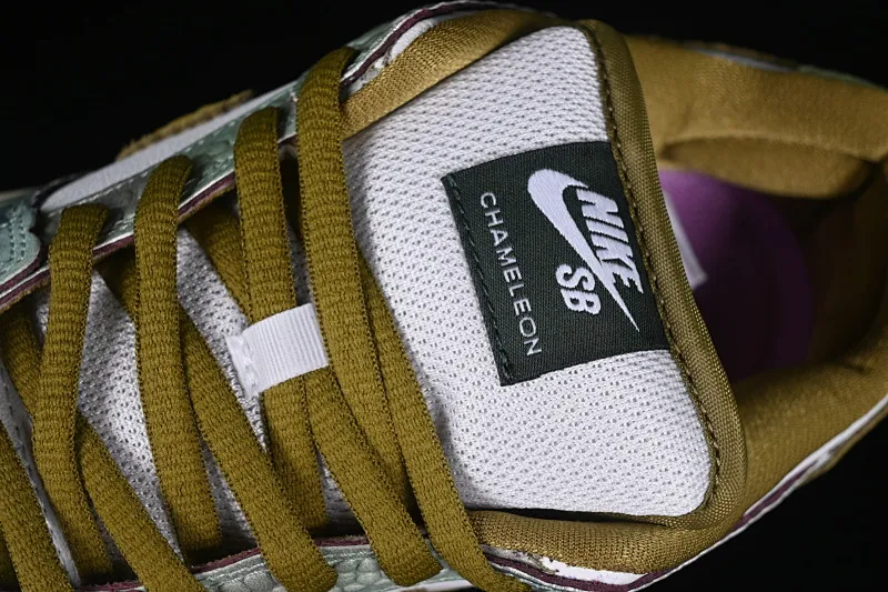 All Categories Nk SB Dunk Series Nk SB Dunk Low Low-top sneakers C version Alexis Sablone x Nk SB Dunk Low Reptile SB low-top casual sneakers HJ3386-300